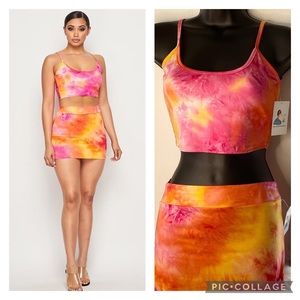 Tie-Dye mini skirt crop-top set.